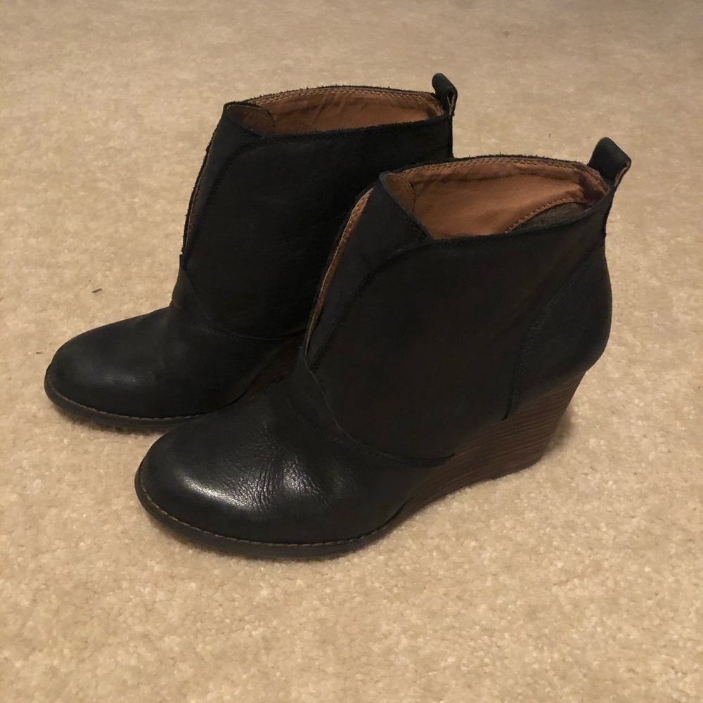 LUCKY Black “Yinan” Leather Pull-On Wedge Bootie